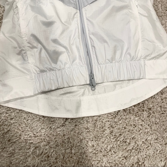 NIKE WINDBREAKER. WOMENS. SIZE SMALL. WORN ONCE!!! - Picture 5 of 7